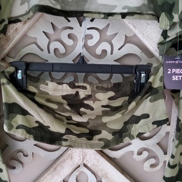 Almost Famous Juniors Soft Camo 2 Piece Tube Top & Long Sleeve Mock Crop Top - Picture 3 of 8